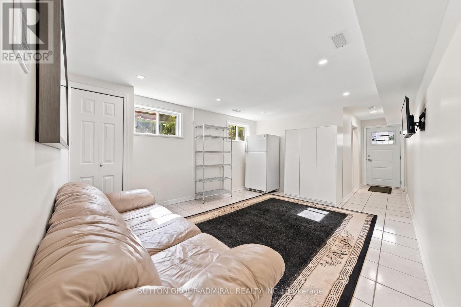 1871 SILVERBERRY CRESCENT - 37