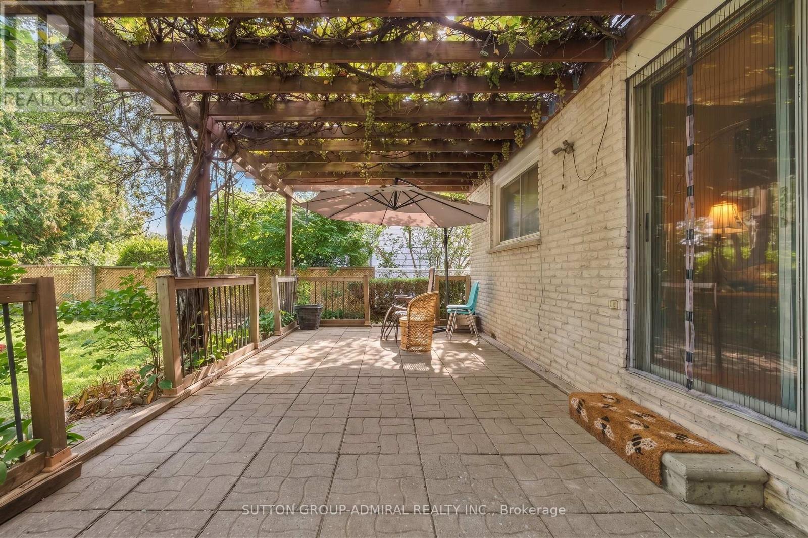 1871 SILVERBERRY CRESCENT - 41