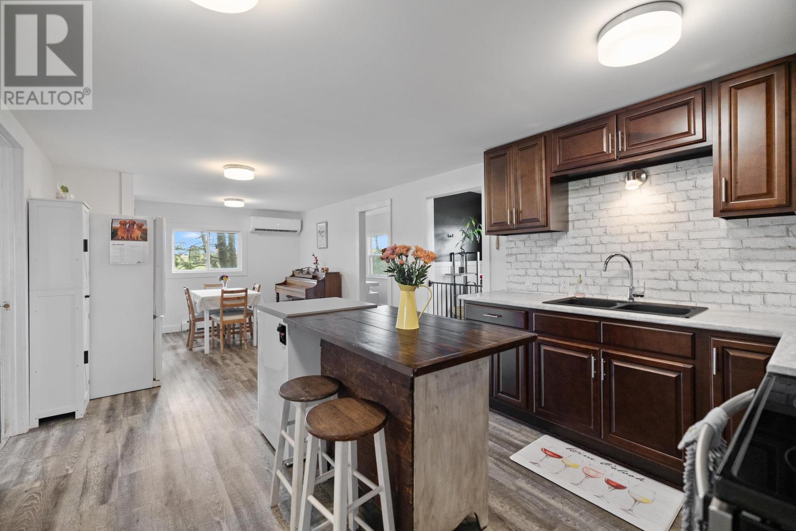 1847 Colville Road - 8