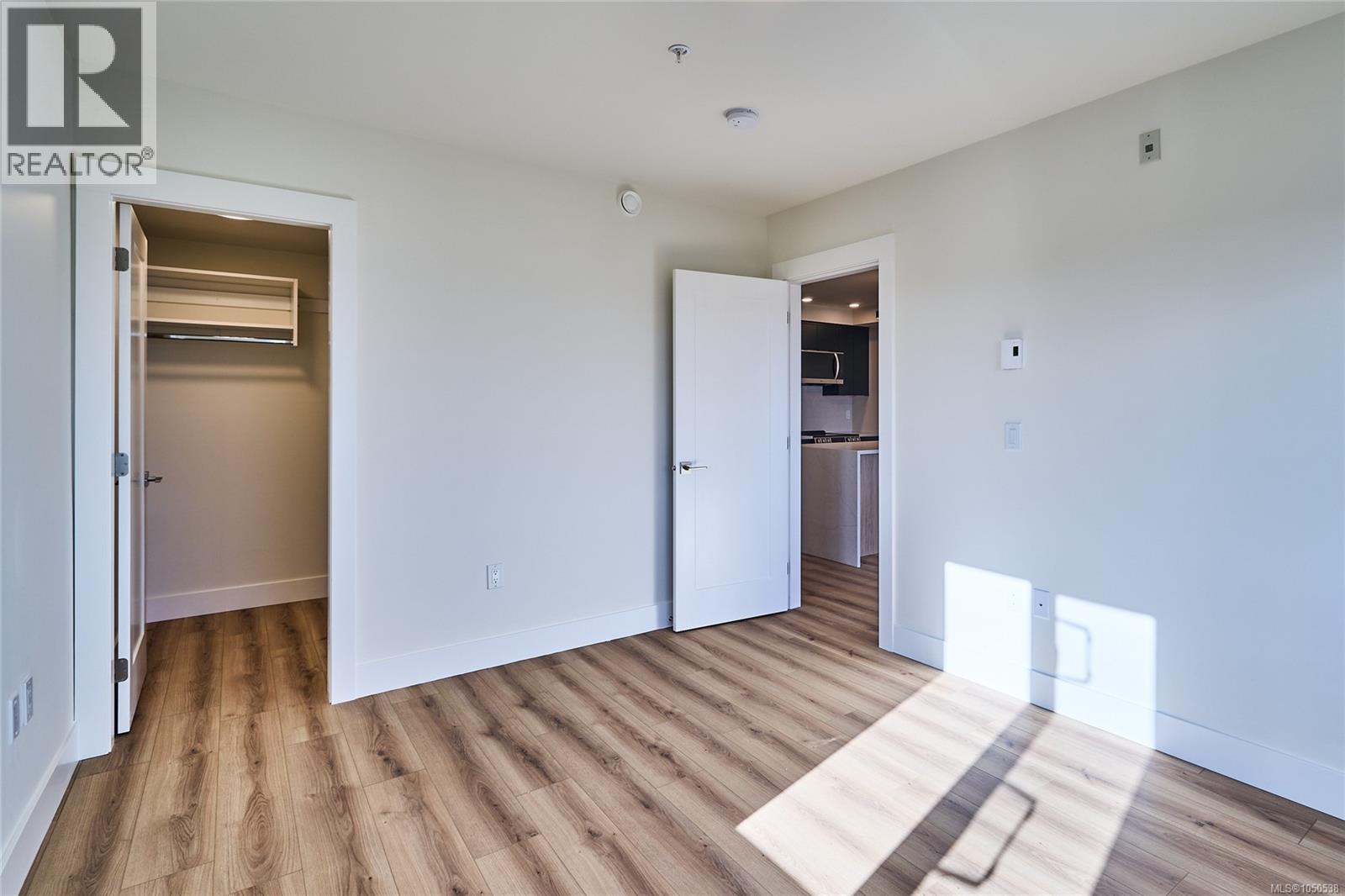 #405 45 Haliburton St - 16