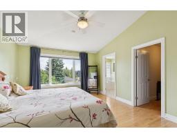 739 24 Avenue NW - photo 25