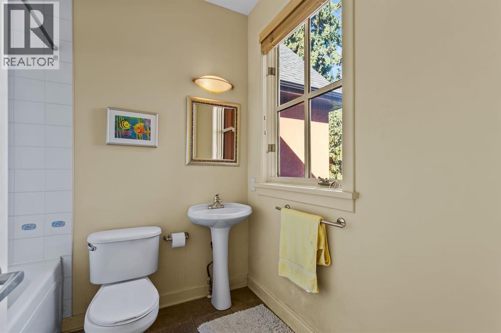 1717 7 Avenue NW - photo 26