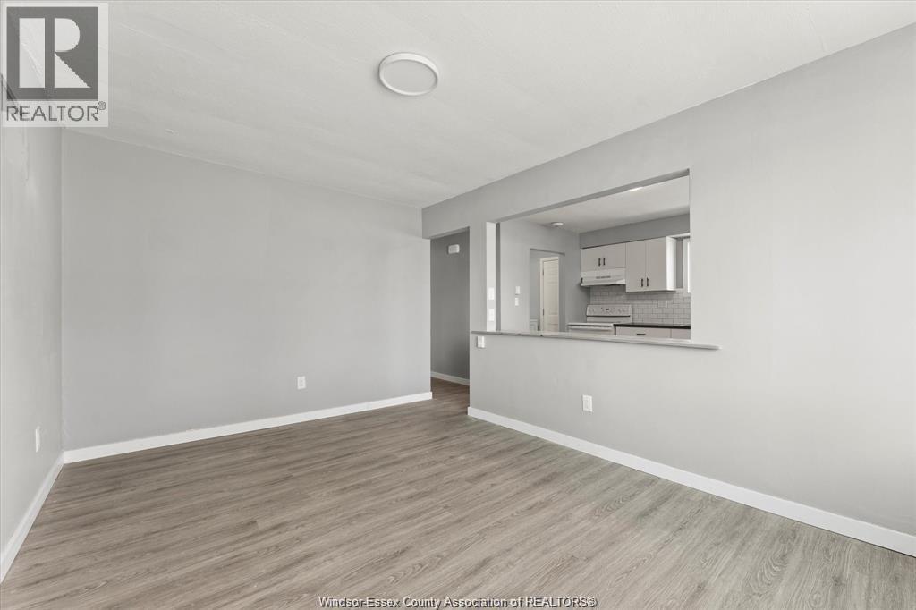 561 CHIPPAWA STREET - 11