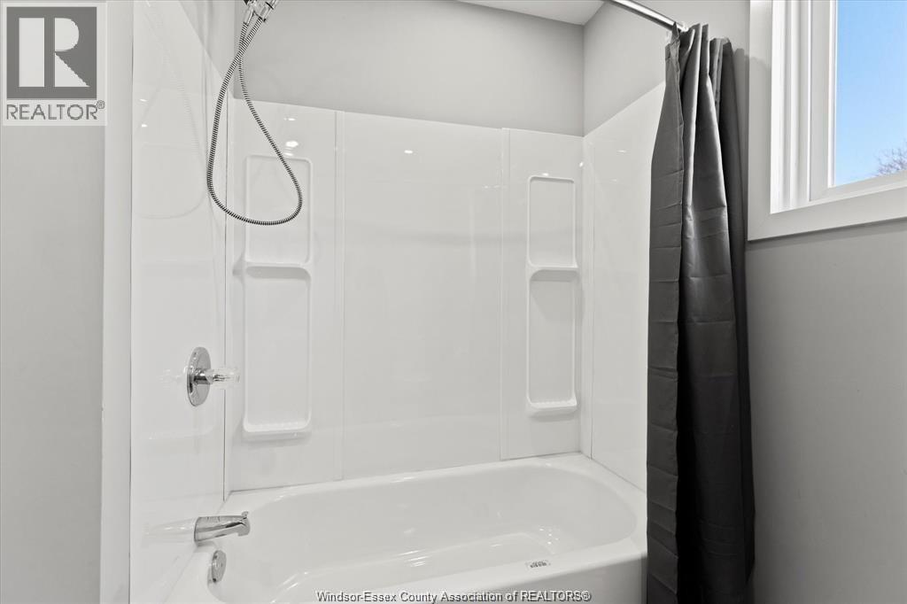 561 CHIPPAWA STREET - 15