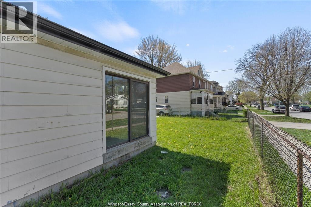 561 CHIPPAWA STREET - Image 18