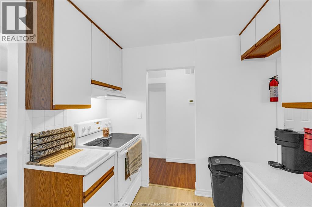 6312 THORNBERRY - 11