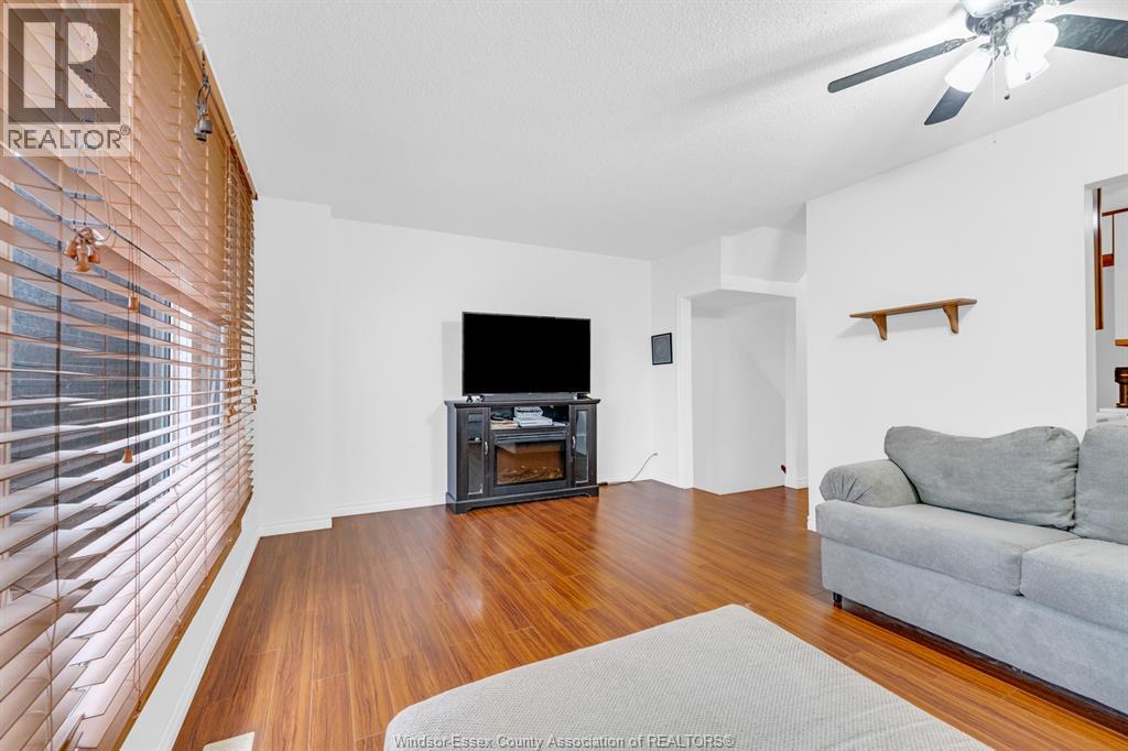 6312 THORNBERRY - 8