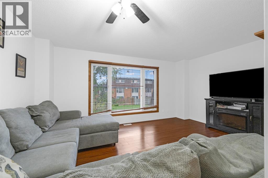 6312 THORNBERRY - 9