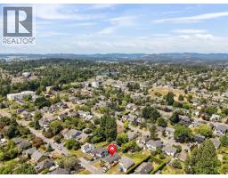 3054 Millgrove St, Saanich, BC V9A1X5 Photo 34