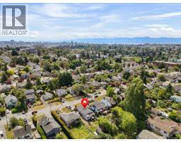 3054 Millgrove St, Saanich, BC V9A1X5 Photo 35