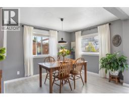 Primary Bedroom - 3054 Millgrove St, Saanich, BC V9A1X5 Photo 6