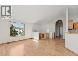 Family room - 1509 Mary Place, Didsbury, AB T0M0W0 Photo 8