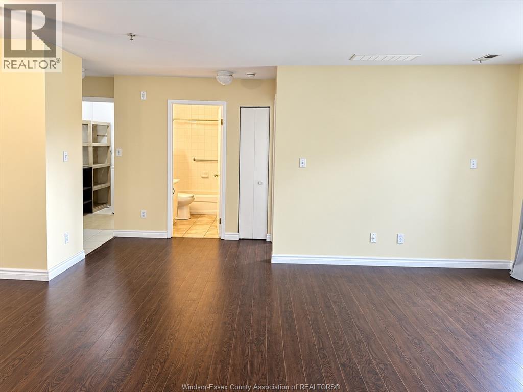 1535 Grand Marais Road West — photo 11