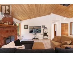 6585 Walker Frontage Rd, Fanny Bay, BC V0R1W0 Photo 17