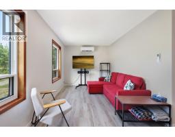 6585 Walker Frontage Rd, Fanny Bay, BC V0R1W0 Photo 29