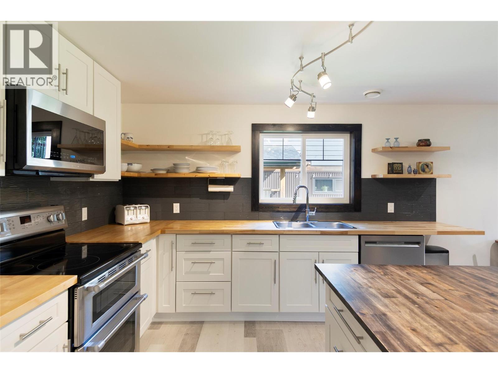 1915 Aspen Crescent - 52