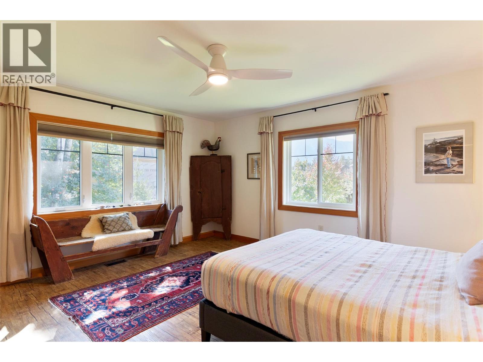 1915 Aspen Crescent - 31