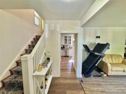 Family room - 186 Vivian Street, Neepawa, MB R0J1H0 Photo 6