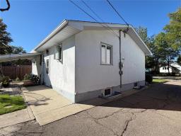 2312 Rosser Avenue, Brandon, MB R7B0E3 Photo 32
