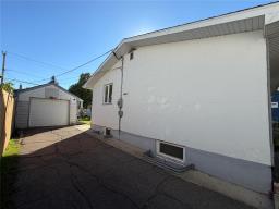 2312 Rosser Avenue, Brandon, MB R7B0E3 Photo 39