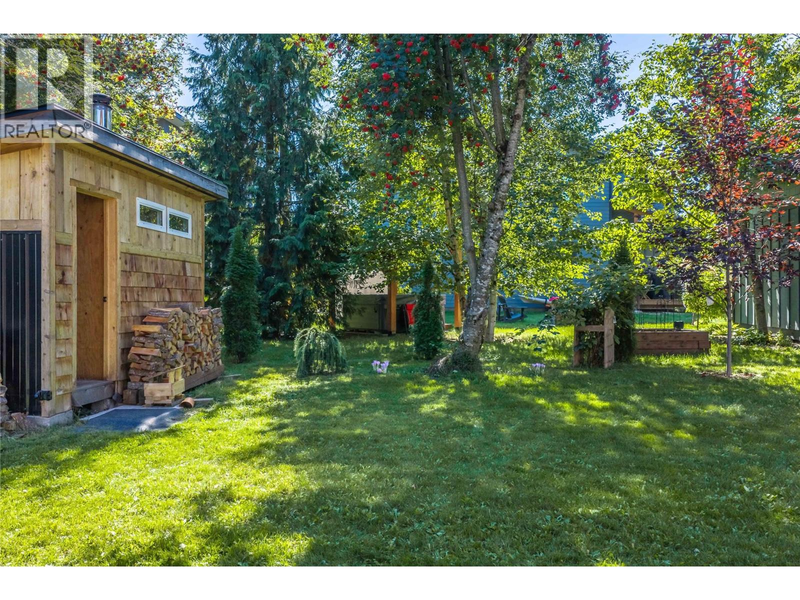 1915 Aspen Crescent - Image 64