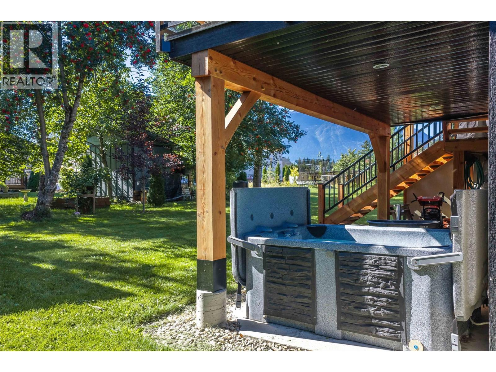 1915 Aspen Crescent - 62