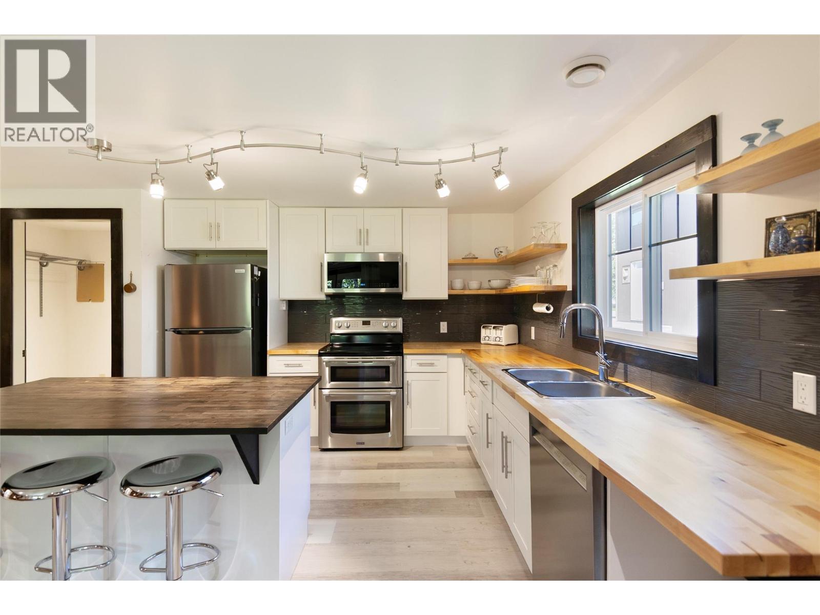 1915 Aspen Crescent - 50