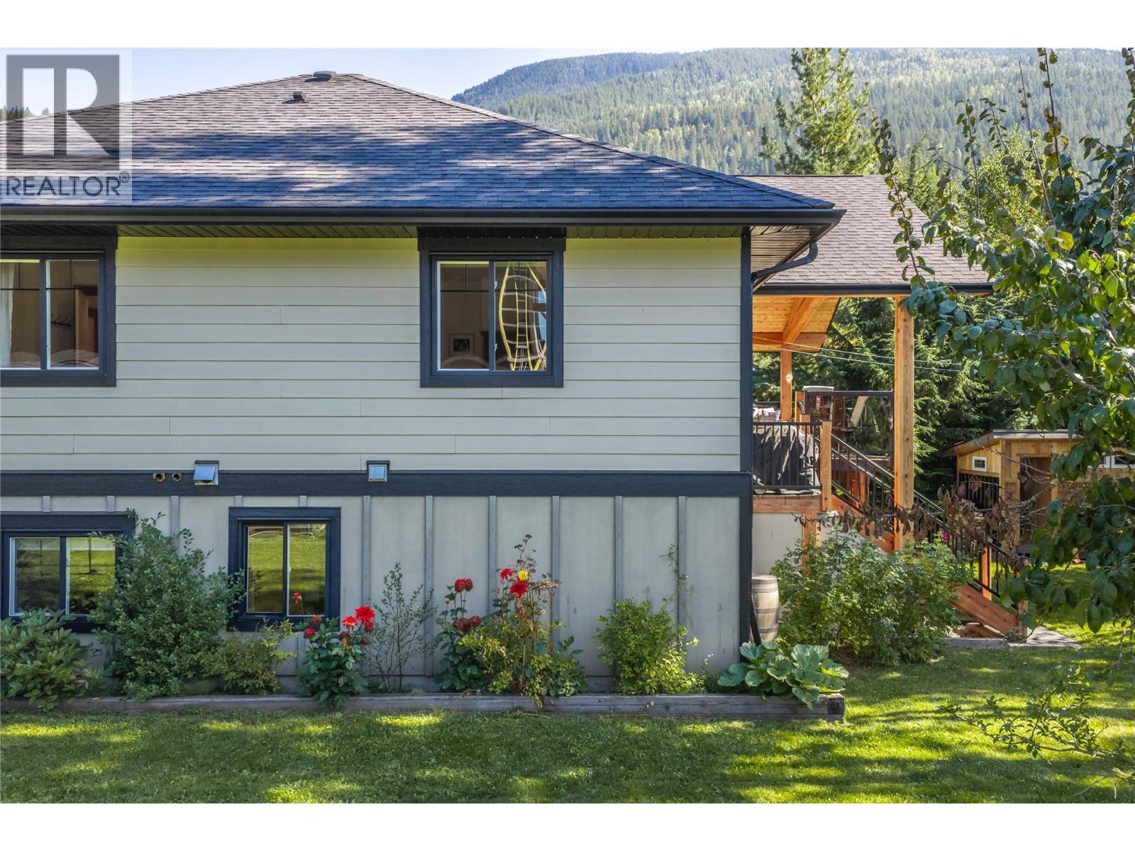 1915 Aspen Crescent - 68