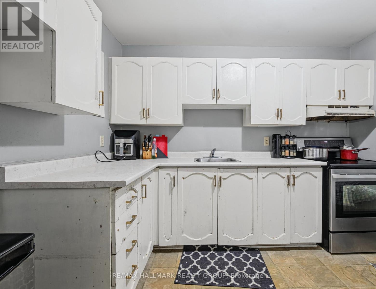 #41 1097 MILLWOOD COURT - Image 10