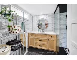 Upper - 6 Littlehayes Lane, Toronto, ON M5T1L8 Photo 23
