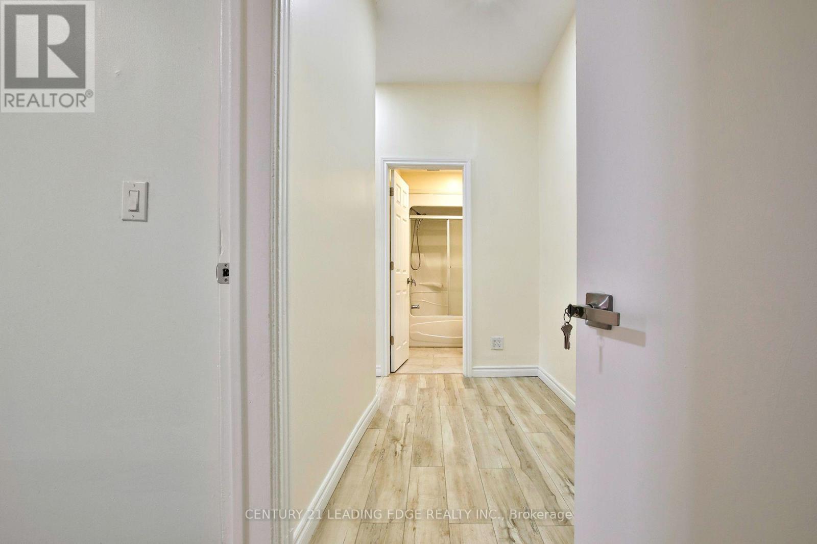 9 BORDEN STREET - 17