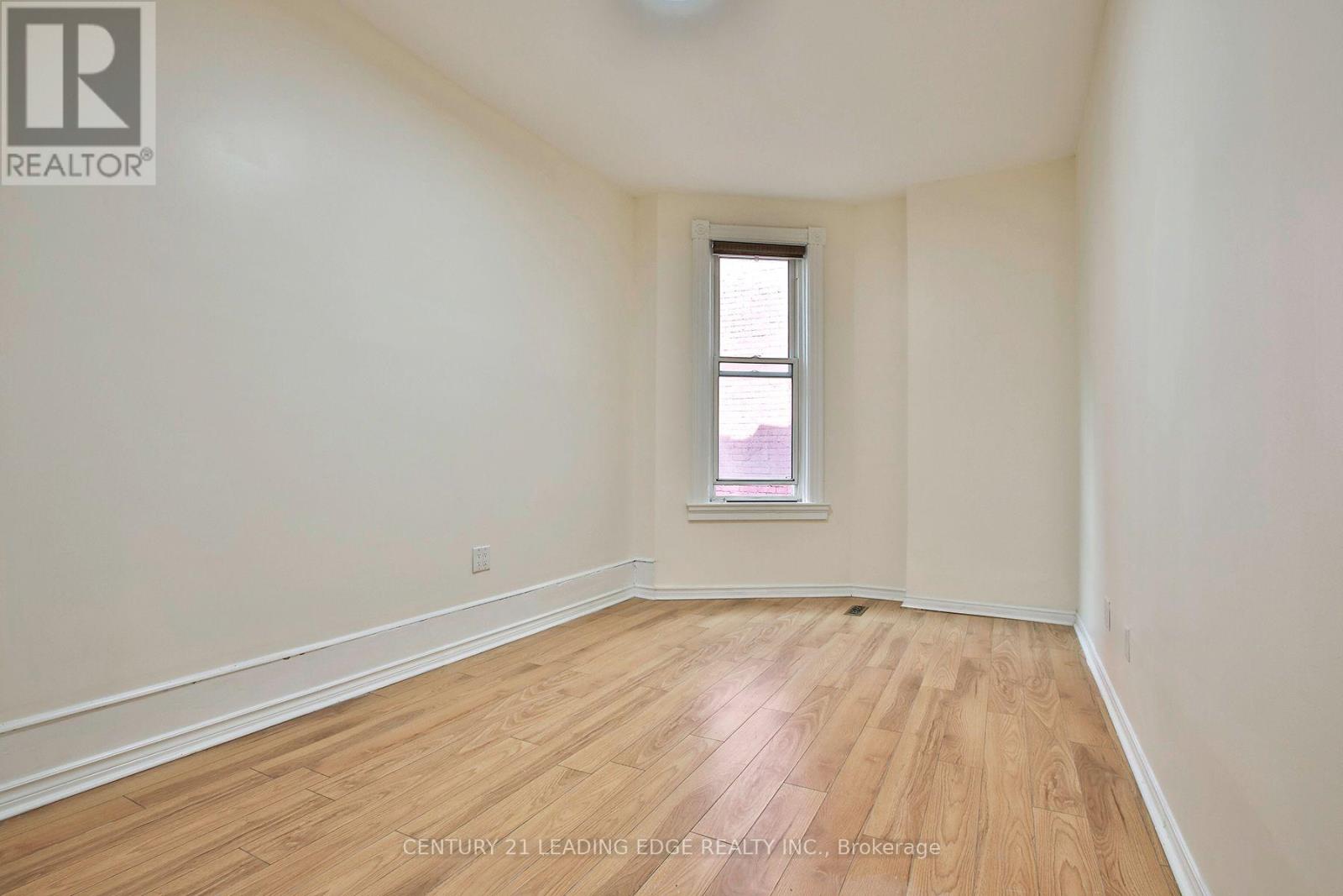 9 BORDEN STREET - 18