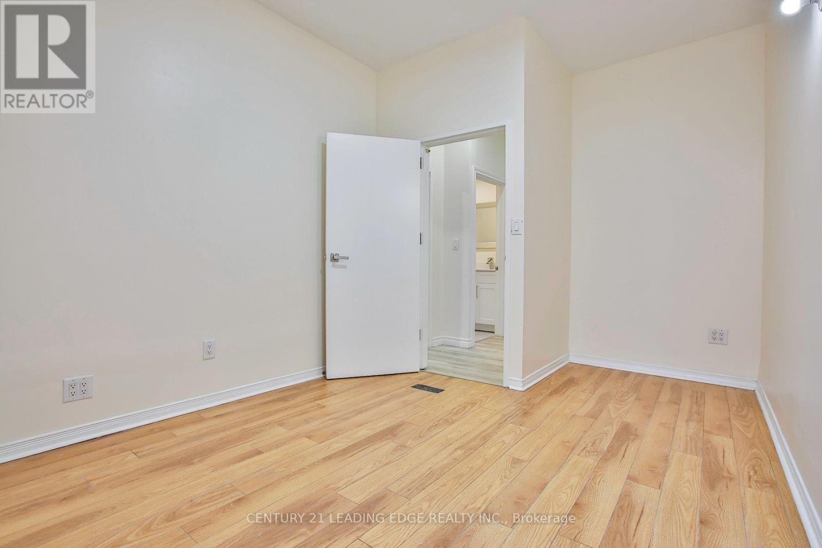 9 BORDEN STREET - 21