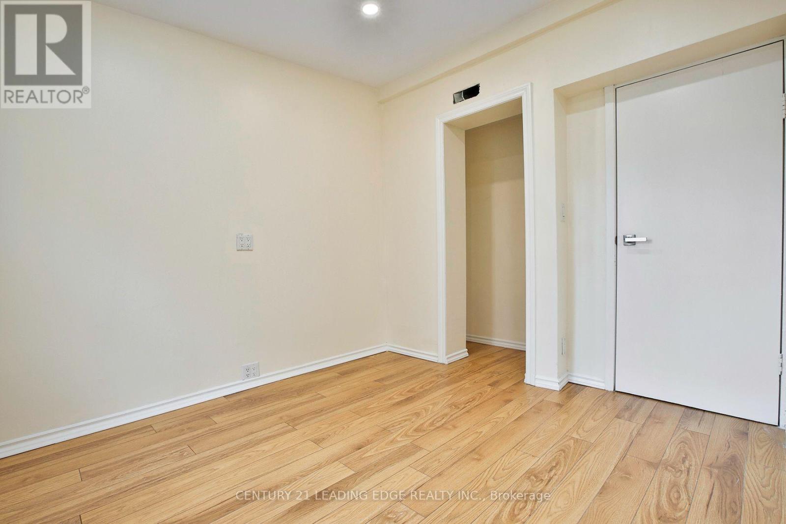 9 BORDEN STREET - 23