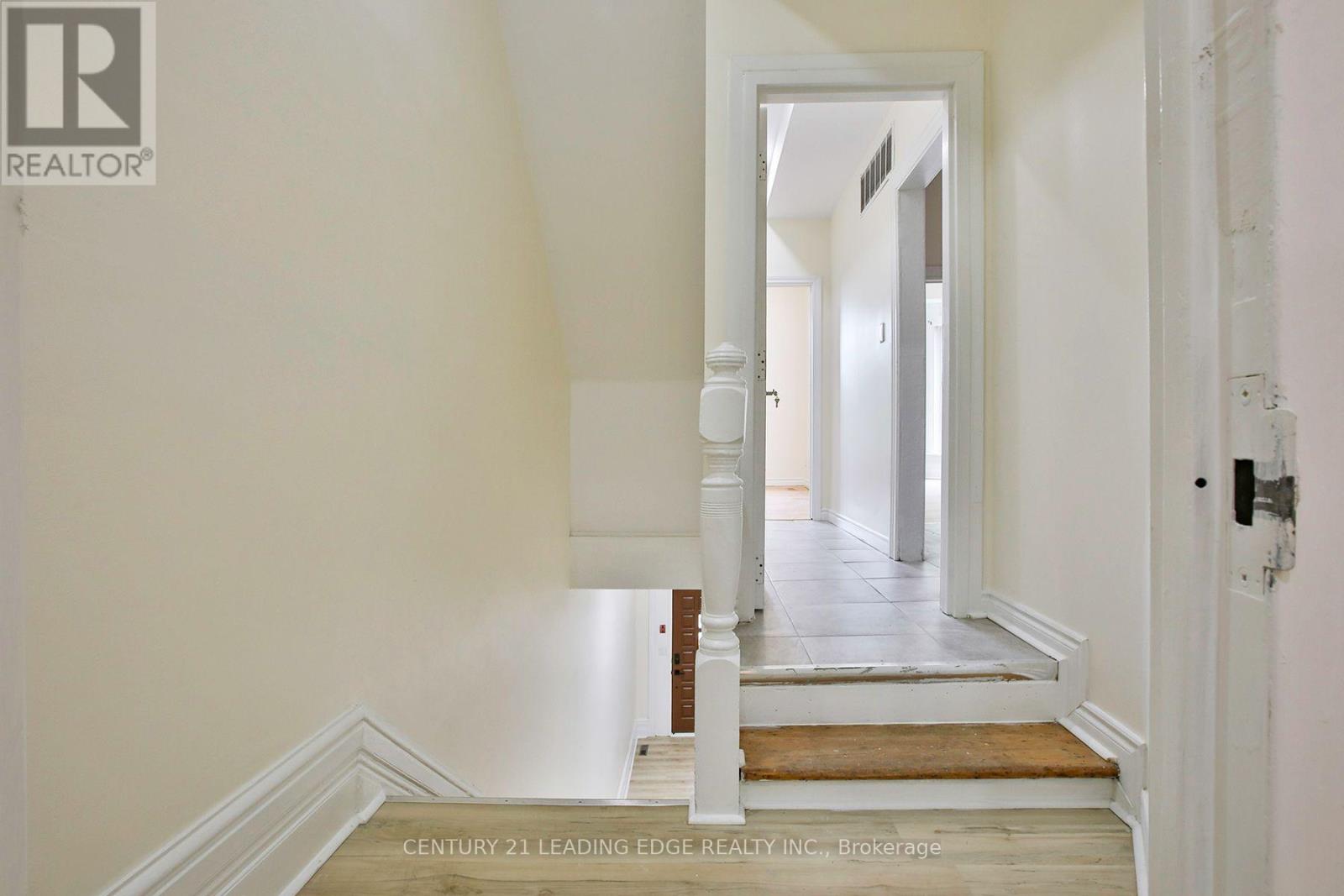 9 BORDEN STREET - Image 27