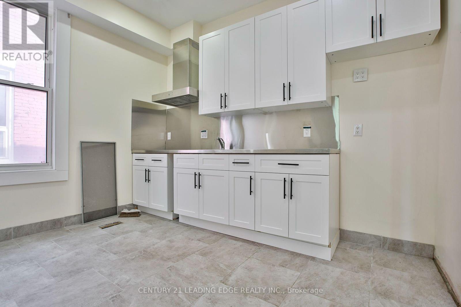 9 BORDEN STREET - Image 29