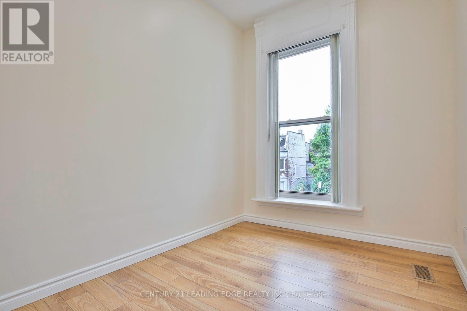9 BORDEN STREET - 33