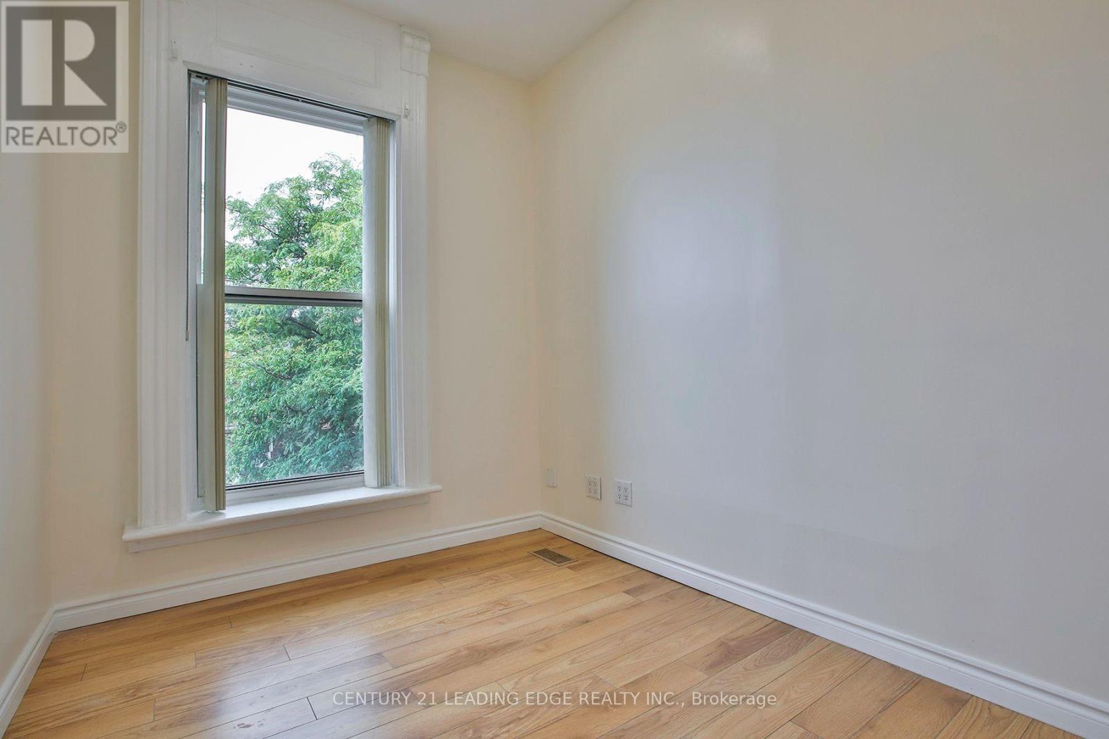 9 BORDEN STREET - Image 34