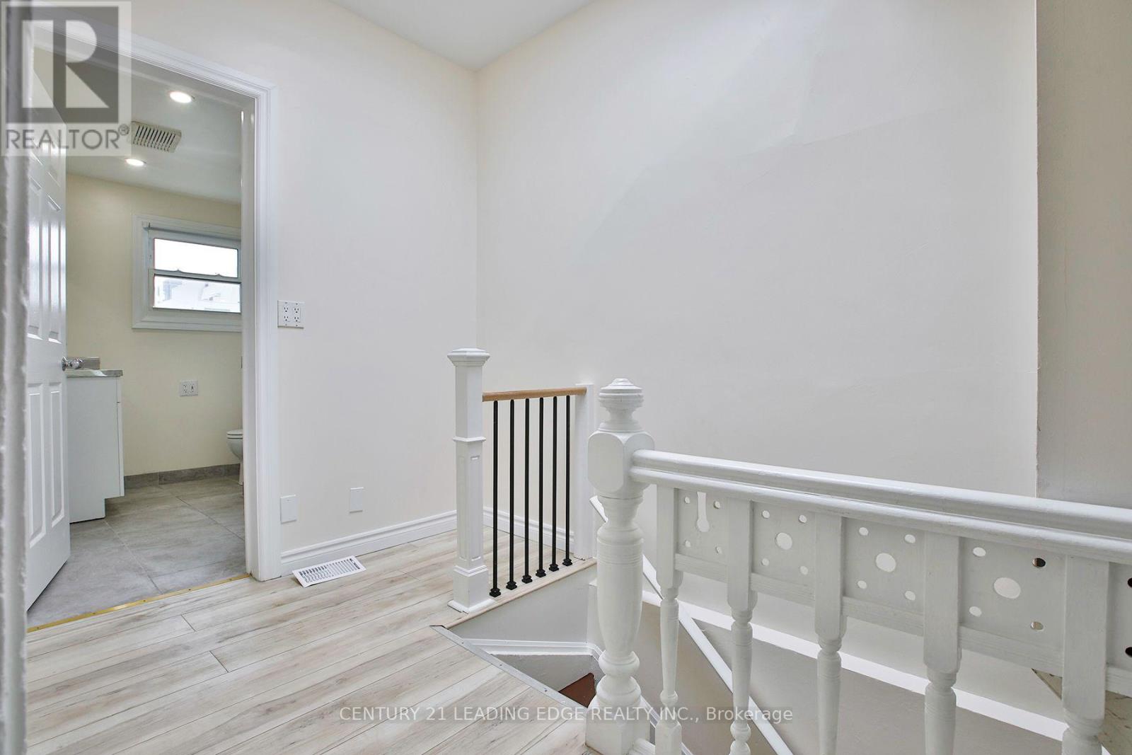 9 BORDEN STREET - 35