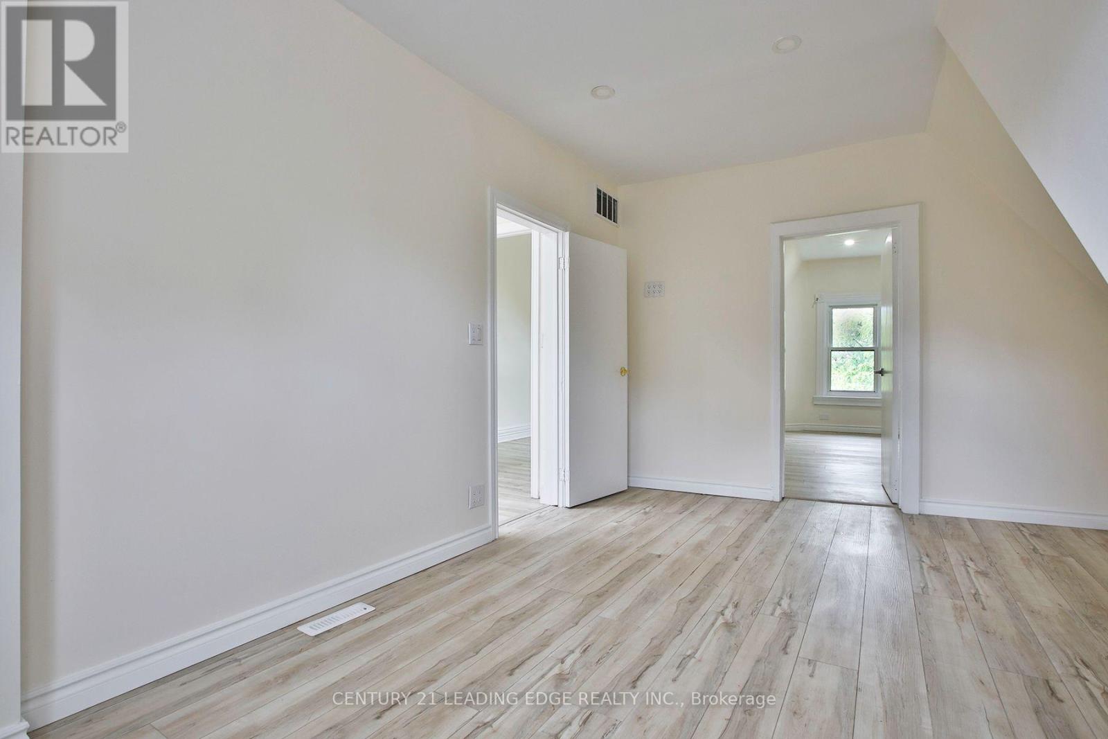 9 BORDEN STREET - 37