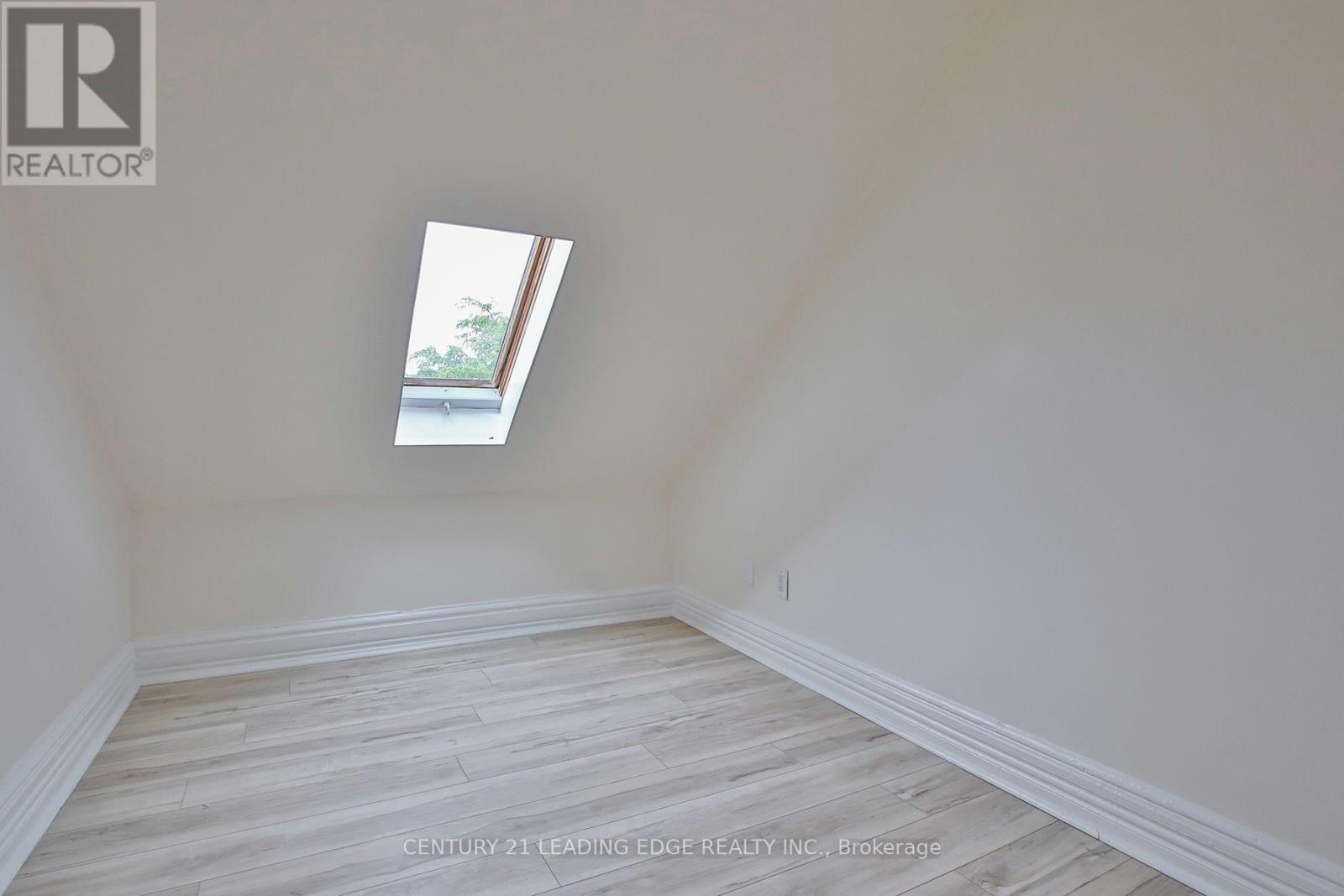 9 BORDEN STREET - 41