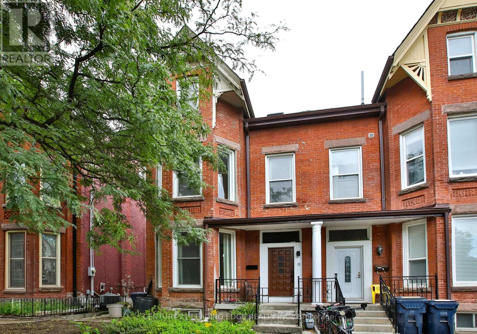 9 BORDEN STREET - 45
