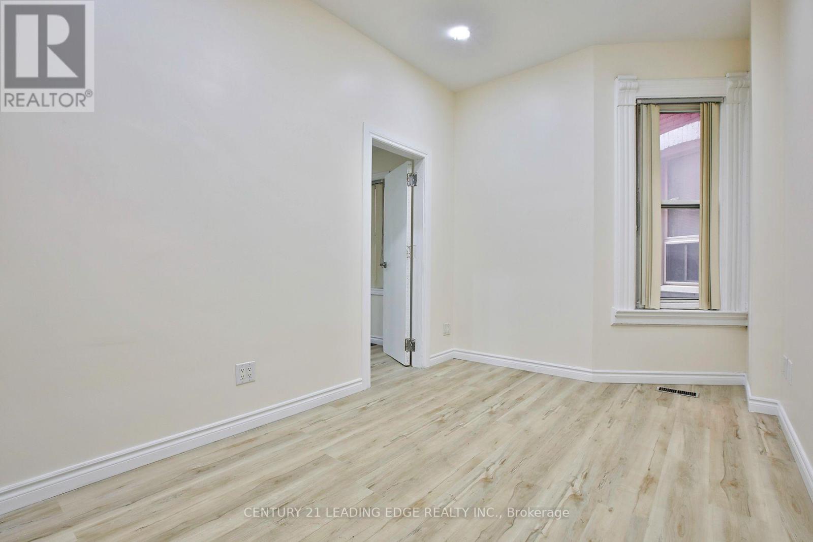 9 BORDEN STREET - 7