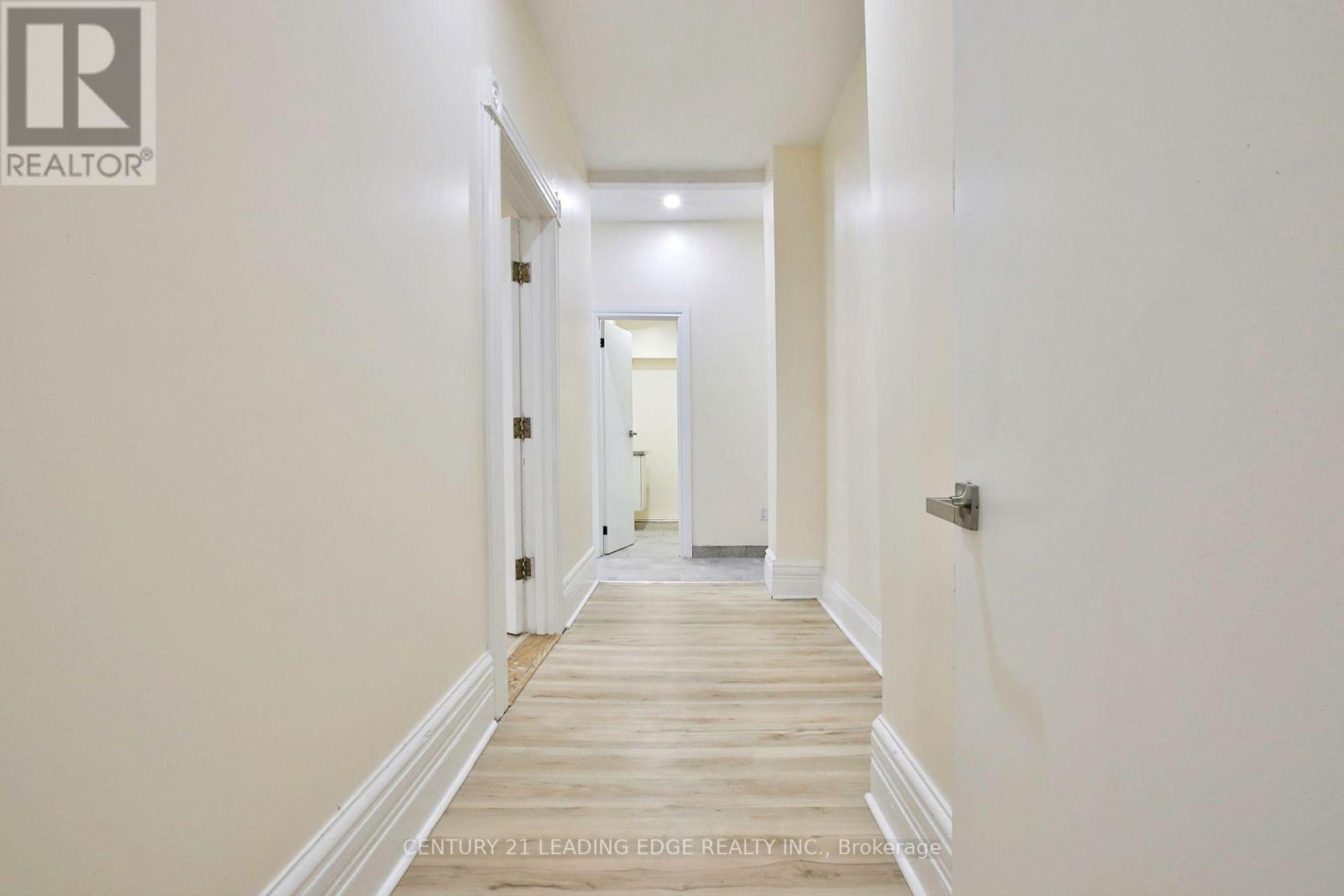 9 BORDEN STREET - 9