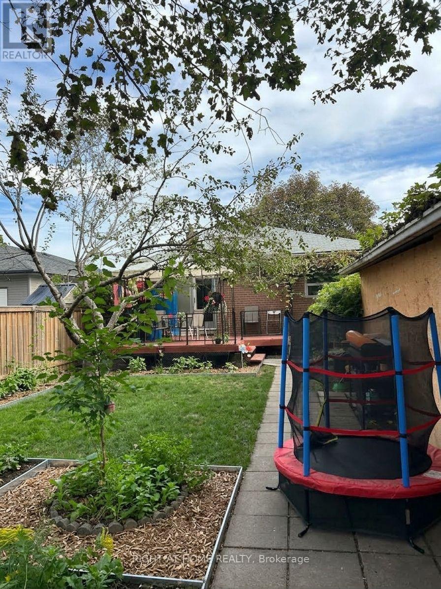 58 DEANVAR AVENUE - 10