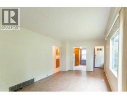 502 12 Street N, Lethbridge, AB T1H2G8 Photo 10