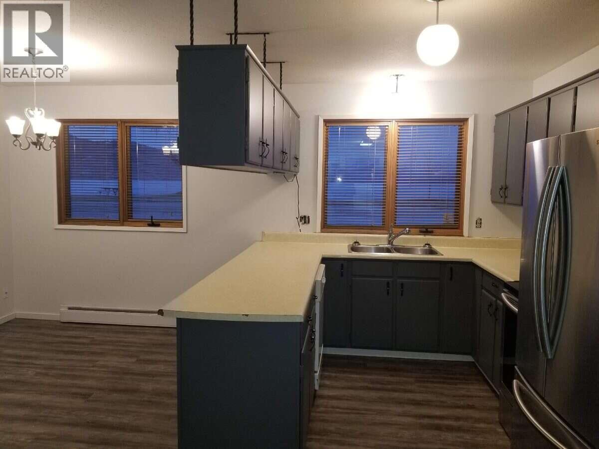 4194 Beach Avenue, Peachland