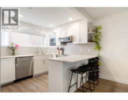 329 Garden Drive, Vancouver, BC V5L4Z1 Photo 6