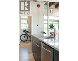 1075 W 1st Street, North Vancouver, BC V7P3T4 Photo 18