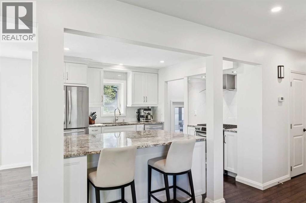 4212 45 Street SW - 10
